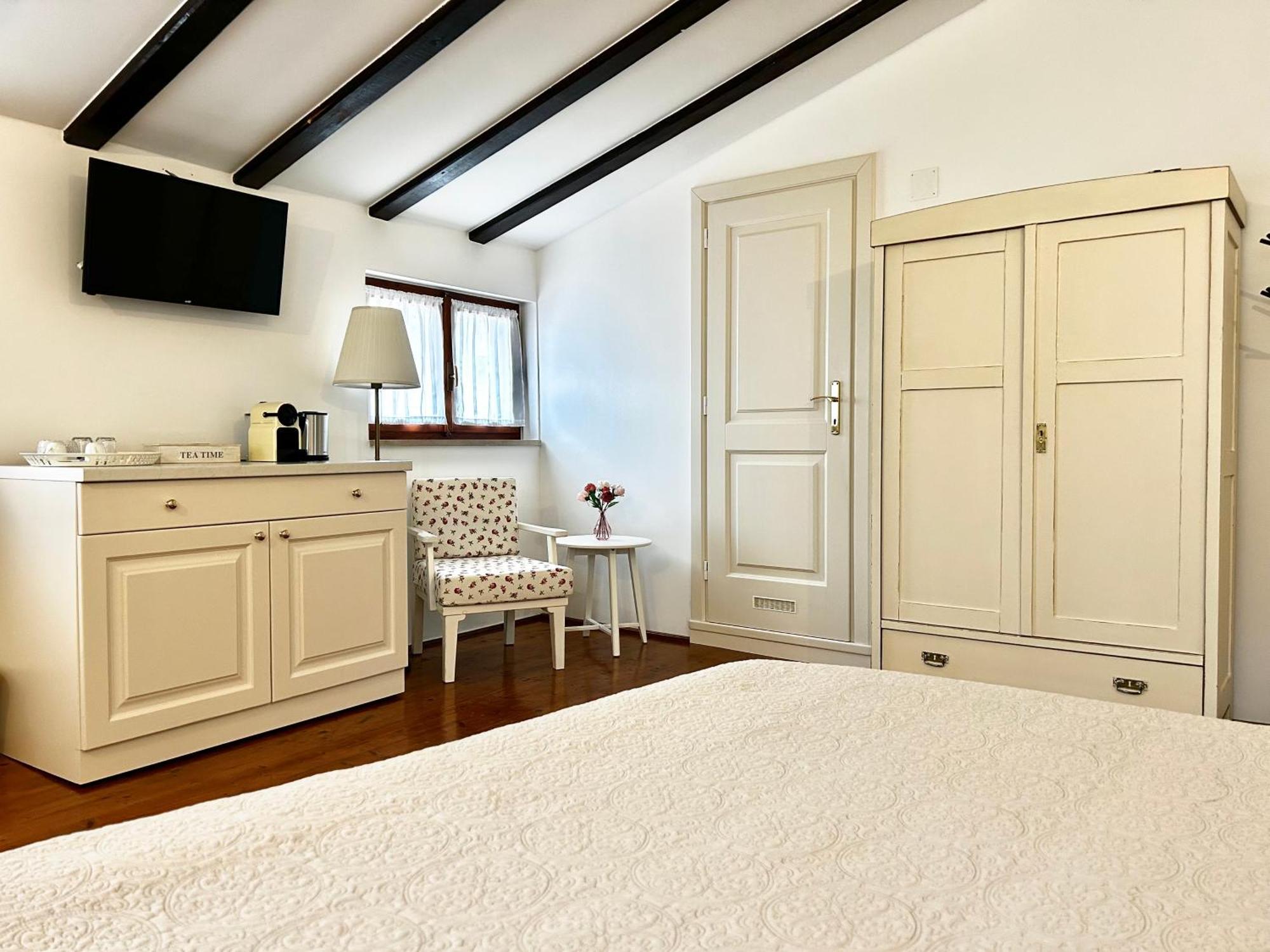 Guesthouse Casa Vittoria Ровінь Екстер'єр фото