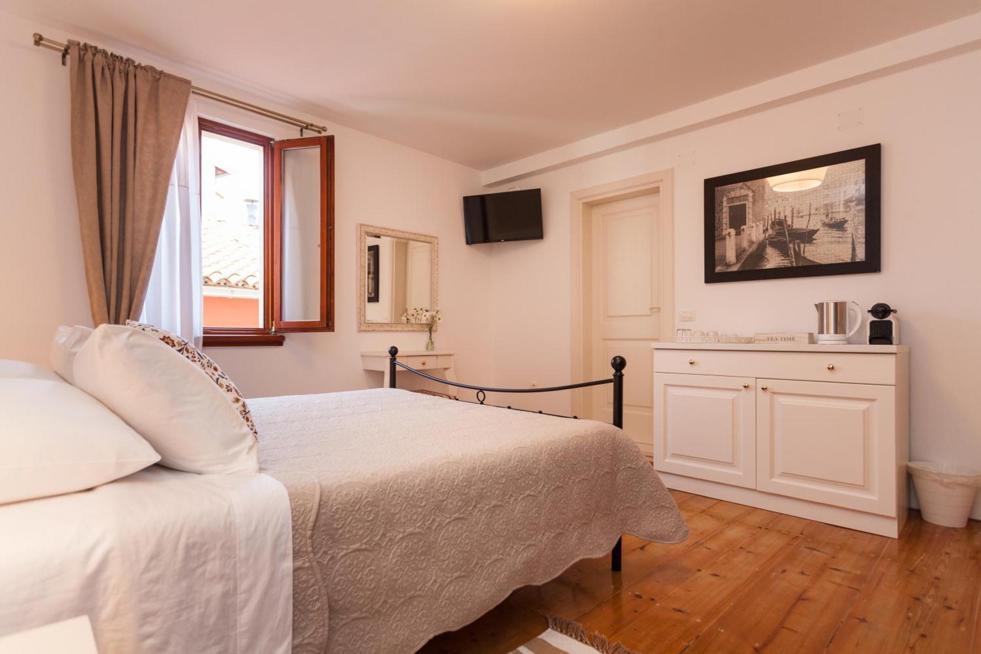 Guesthouse Casa Vittoria Ровінь Екстер'єр фото