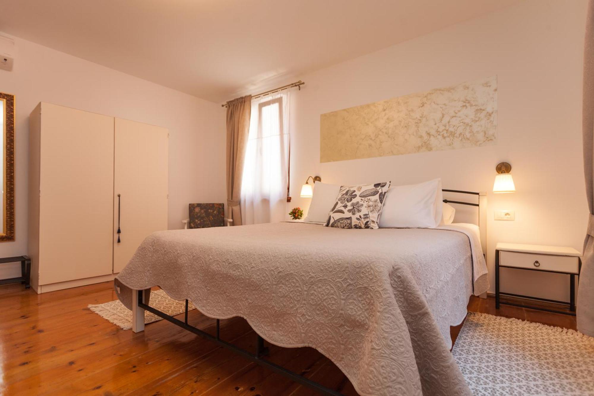 Guesthouse Casa Vittoria Ровінь Екстер'єр фото