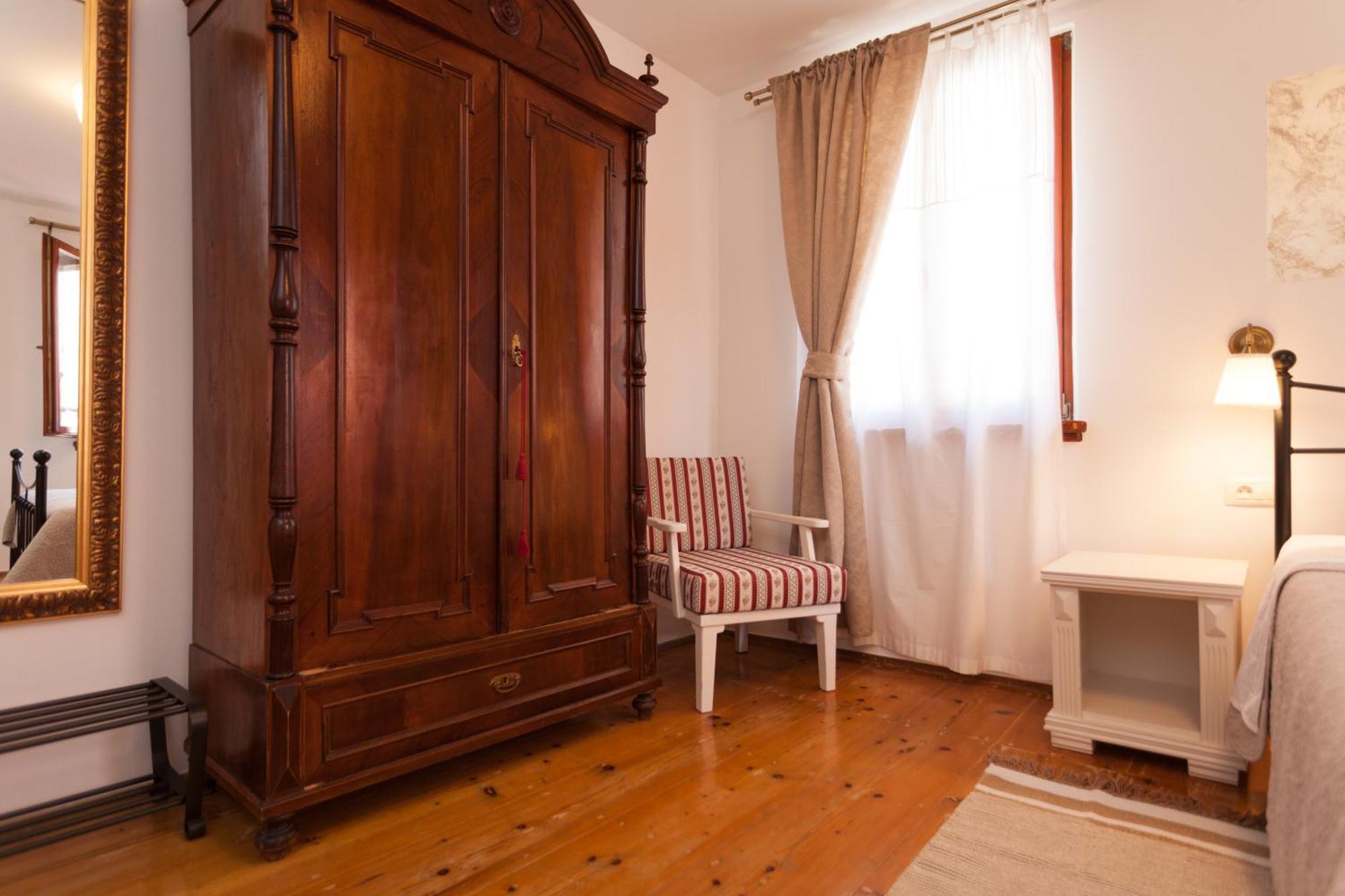 Guesthouse Casa Vittoria Ровінь Екстер'єр фото