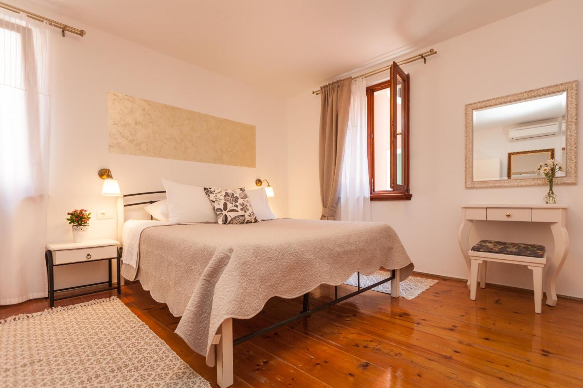 Guesthouse Casa Vittoria Ровінь Екстер'єр фото