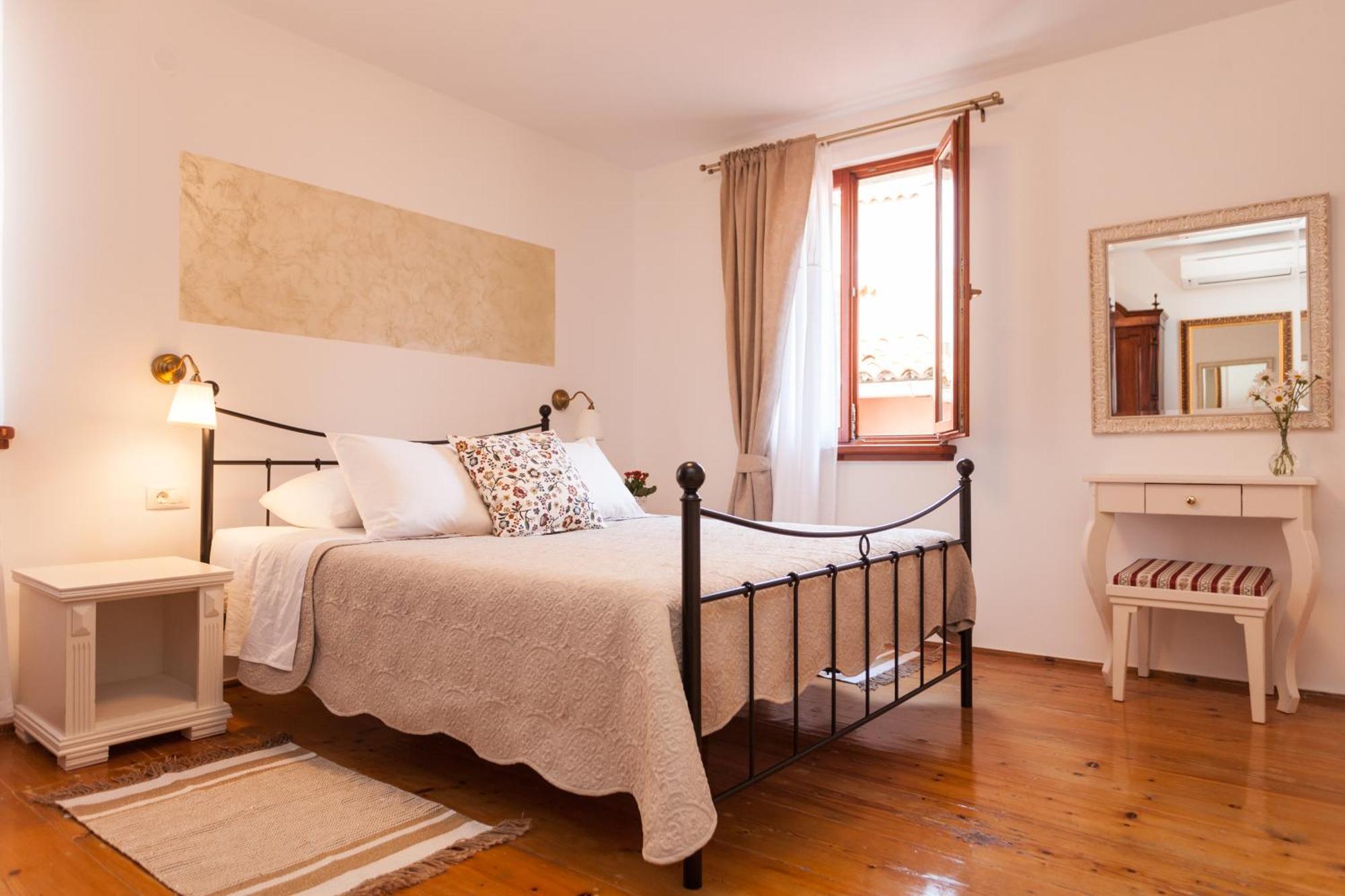 Guesthouse Casa Vittoria Ровінь Екстер'єр фото