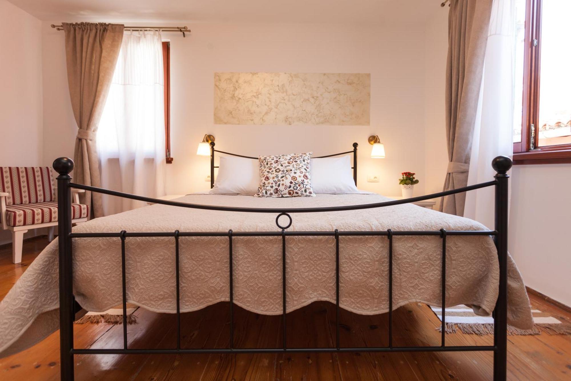 Guesthouse Casa Vittoria Ровінь Екстер'єр фото
